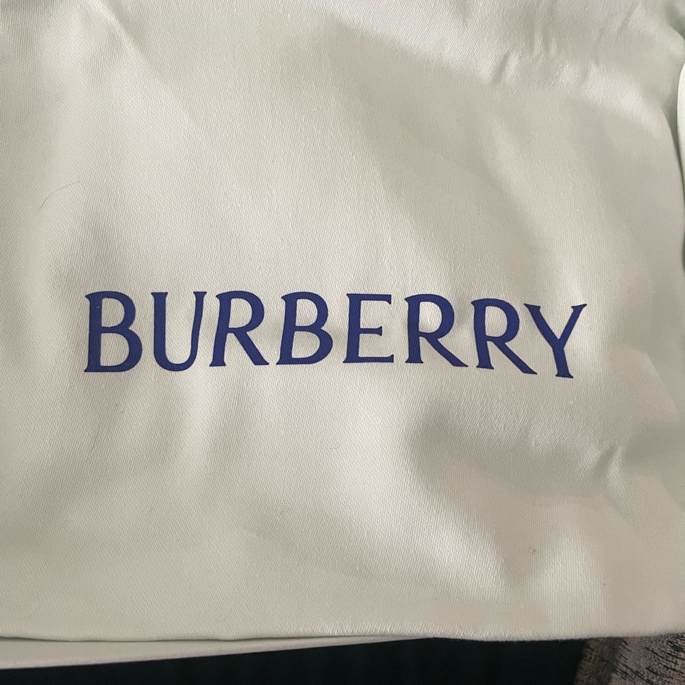 Burberry Shoe Box - Picture 6 of 7